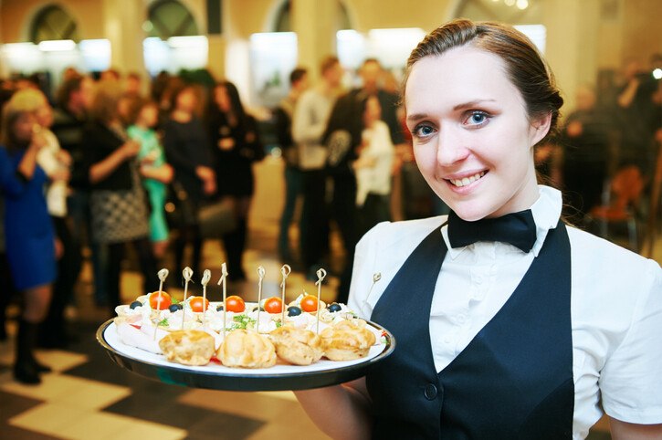 Die ÖHV ehrt die besten Mitarbeiterinnen und Mitarbeiter aus der Gastro und aus Hotels.