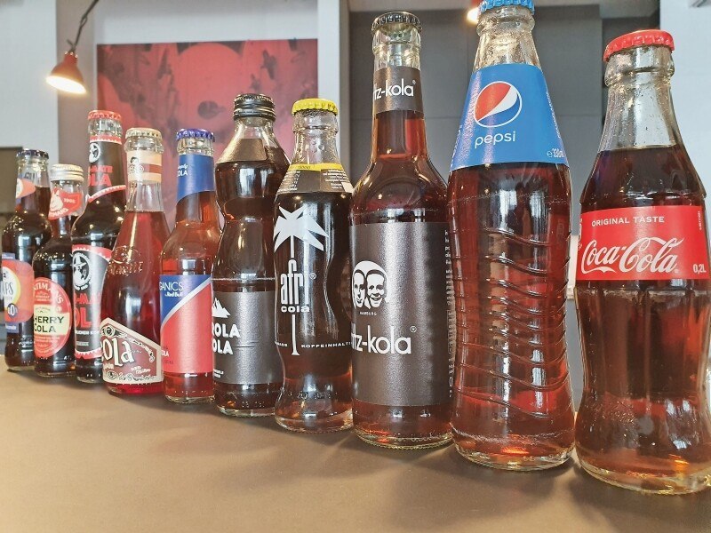 © Alexander Grübling Cola forever: Auf jeder Karte findet sich zumindest eines dieser Produkte.