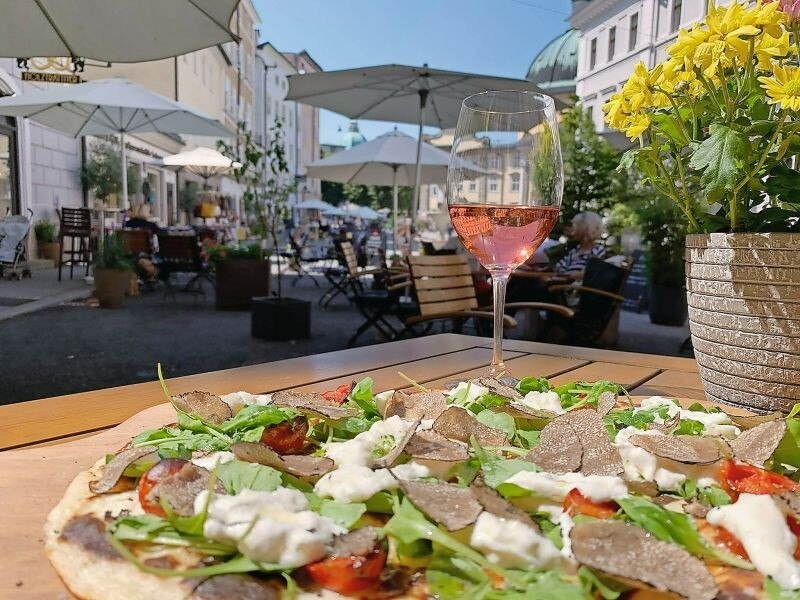 © Gasthaus Hinterbrühl Im Gastgarten haben 40 Personen Platz.