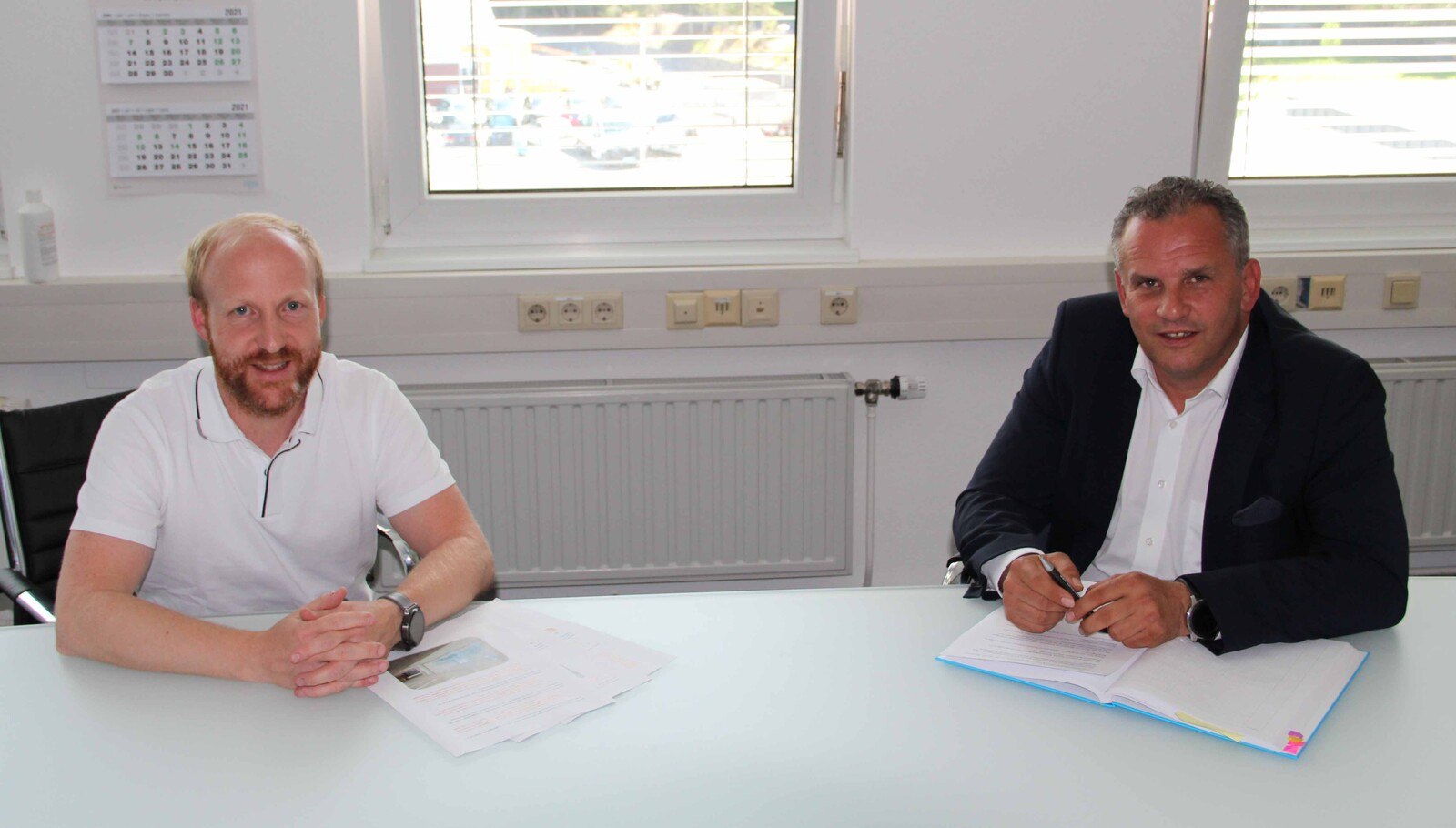 Die Brandschutzglas-Experten von Pilkington Austria: Produktmanager Markus Feyersinger (links) und Vertriebsleiter Wolfgang Pichler.