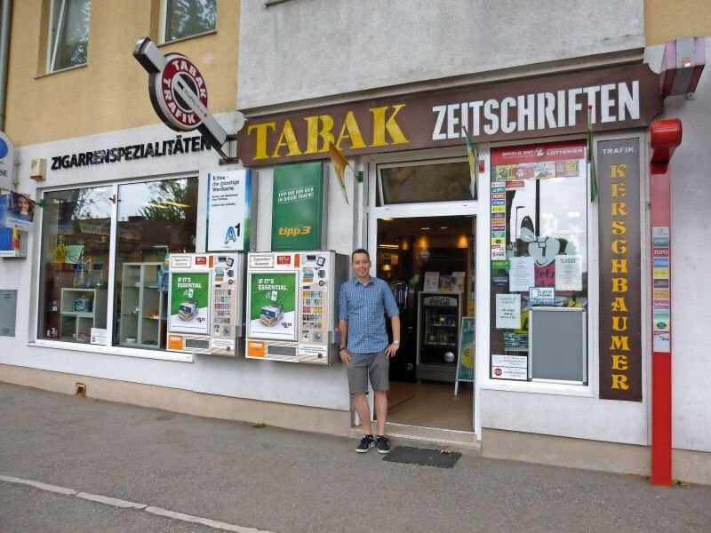 Das Tabakfachgeschäft hat sich nicht zuletzt durch seine große Auswahl und bekannt gute Beratung bei vielen Genießern der näheren und weiteren Umgebung einen guten Namen gemacht. Das ist Stefan Kerschbaumer auch sehr wichtig.
