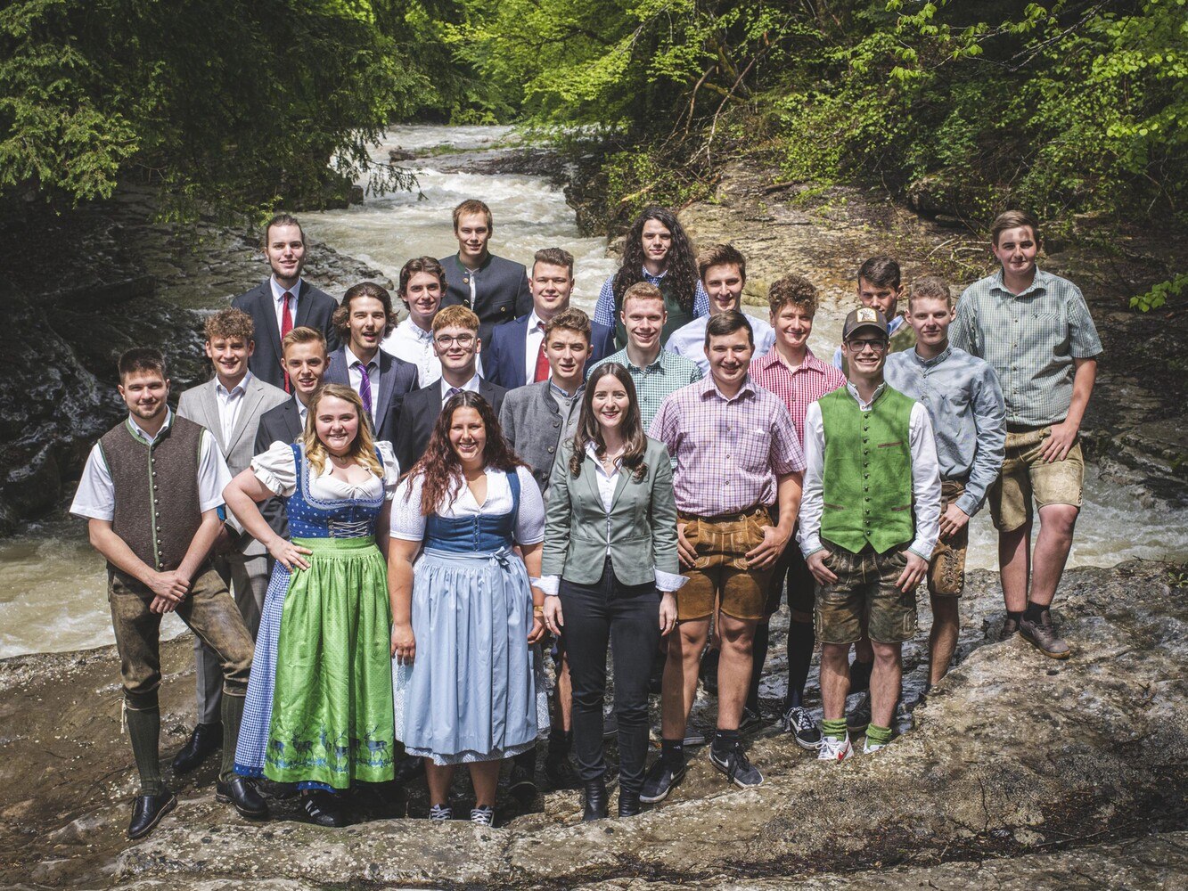  Absolvent*innen der Fachschule für Holzwirtschaft