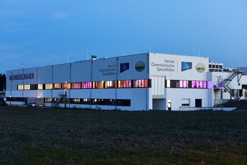 © Martin Wiesler Mehr Platz für den Tiefkühlproduzenten: Die neue Weinbergmaier-Lagerhalle.