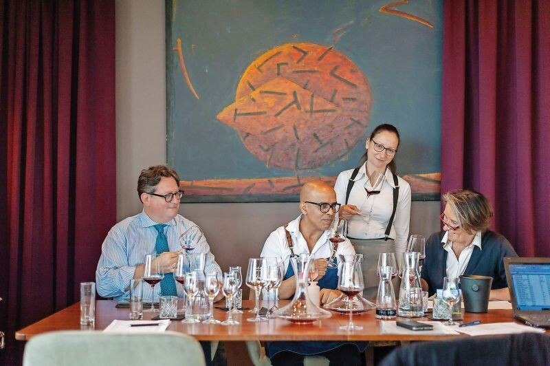 Die ÖGZ-Jury verkostete in der Wiener Sky-Bar.