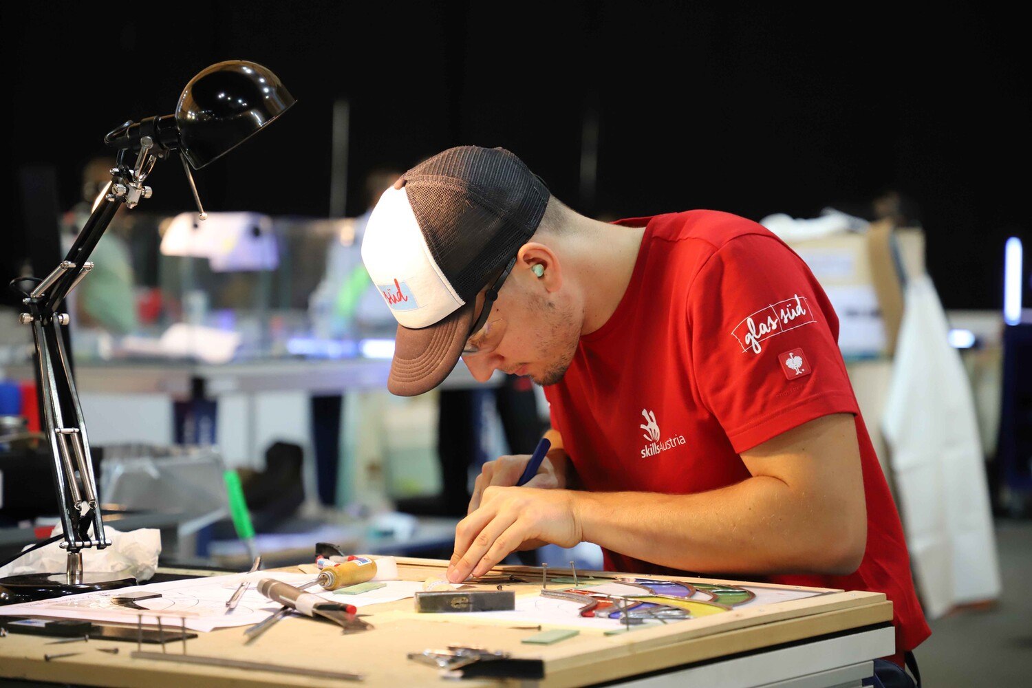 Christoph Greiner in voller Konzentration bei den EuroSkills 2021.