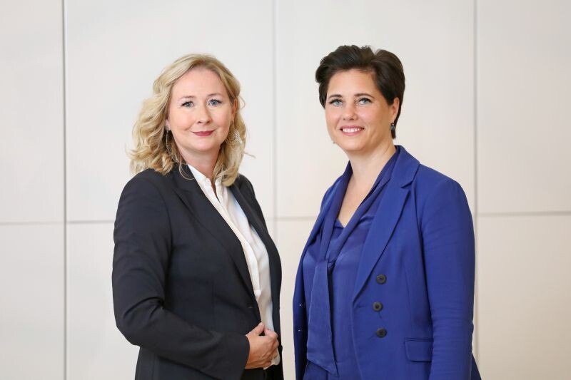 Susanne Seher (l.) und Helga Töpfl sind die Geschäftsführerinnen von Seher + Partner.