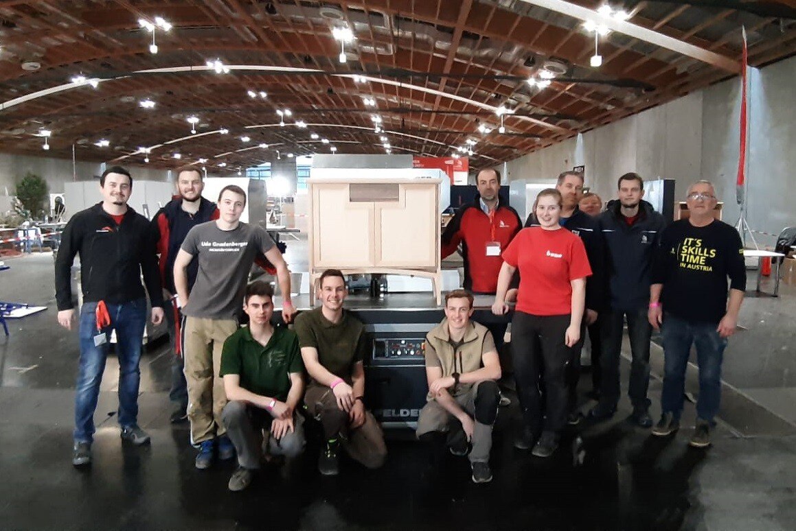 Die Teilnehmer der Berufsgruppe Tischlerei mit ihrem Betreuerteam bei den AustrianSkills im Jänner in Salzburg.