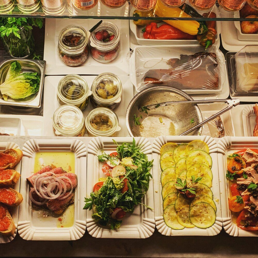 Viele kleine Portionen, hier wird Essen zur Unterhaltung.