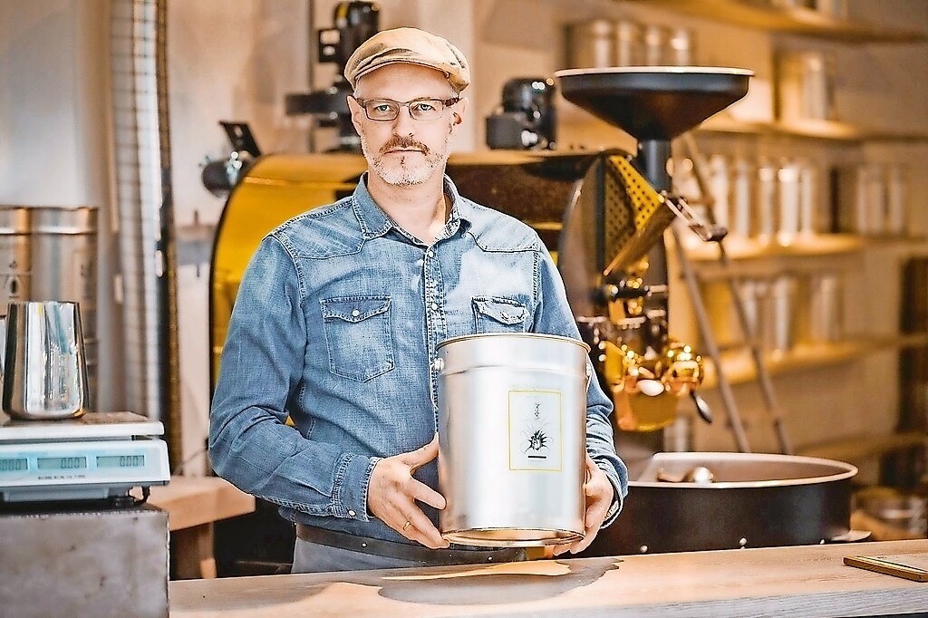 © RAUWOLF Rösthaus + Brewbar Michael Parzefall ist Gründer und Röstmeister der Kaffeerösterei RAUWOLF