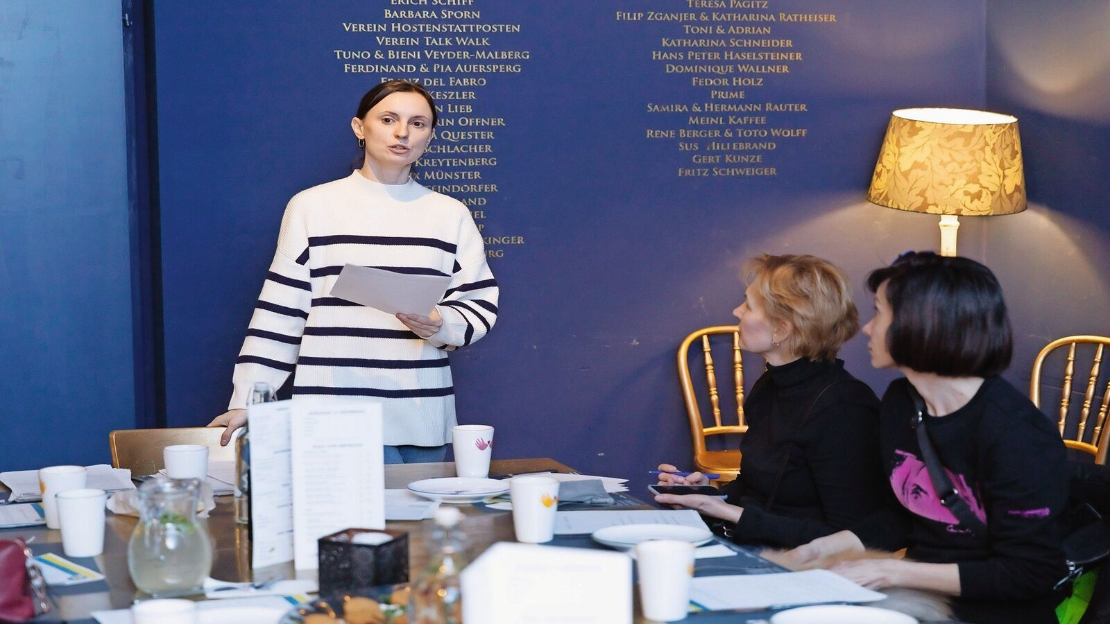 © Jana Madzigon Empowerment von geflüchteten Frauen aus der Ukraine. In den Räumlichkeiten des Restaurants Habibi & Hawara werden Deutschkurse abgehalten.