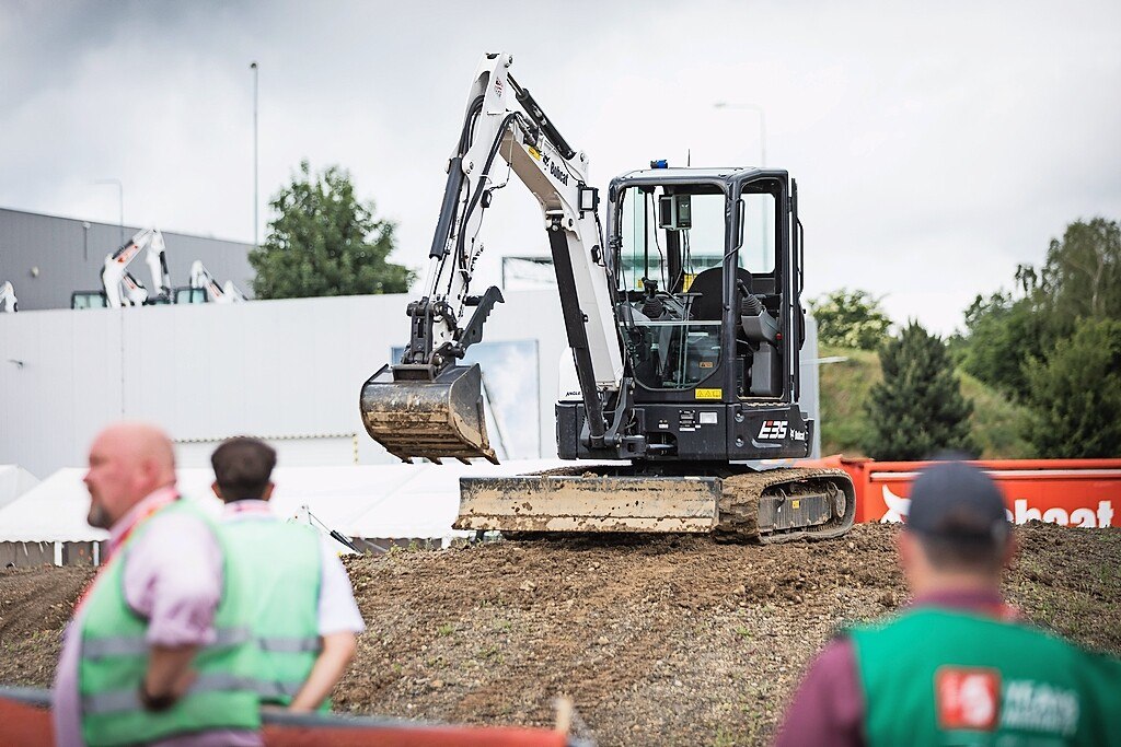 Mit dem Minibagger E35 möchte Bobcat die Möglichkeiten der Automatisierung aufzeigen.