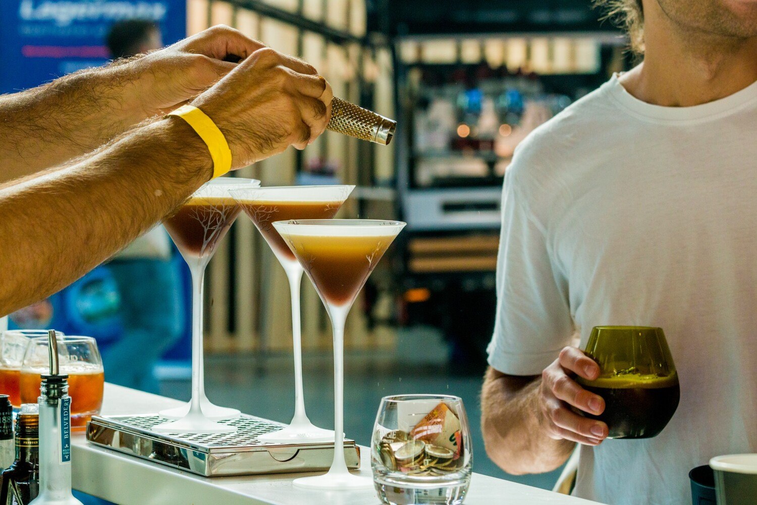 © VCF / Christina Karagiannis
Kaffee mit Alkohol ist ein Trend, der noch viel Potenzial hat.
Bitte Bild 20 Coffee Festival einbauen: BU: Kaffee mit Alkohol ist ein Trend, der noch viel Potenzial hat.