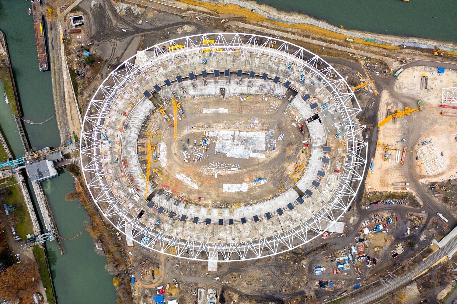 © KÉSZ Csoport Nemzeti Atlétikai Stadion