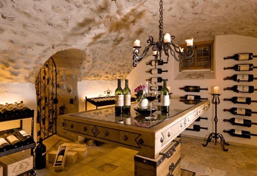 © Hotel Krone Lech / Wine & Partners Ein Weinkeller