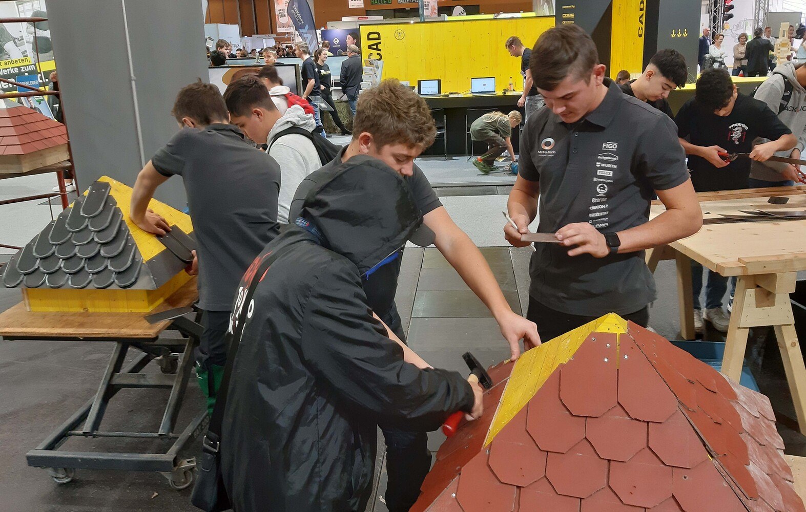 Die Jugendlichen hatten auch die Möglichkeit, ihr handwerkliches Geschick zu testen.