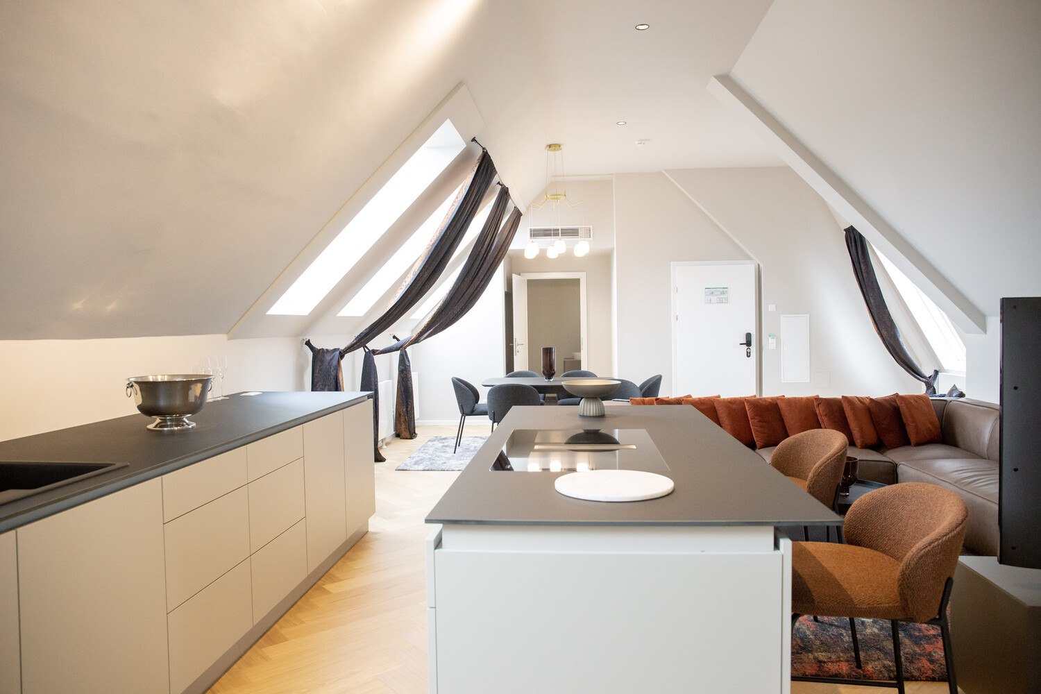 © BLACKHOME
Je länger der Aufenthalt, desto günstiger der Preis pro Übernachtung.
Blackhome