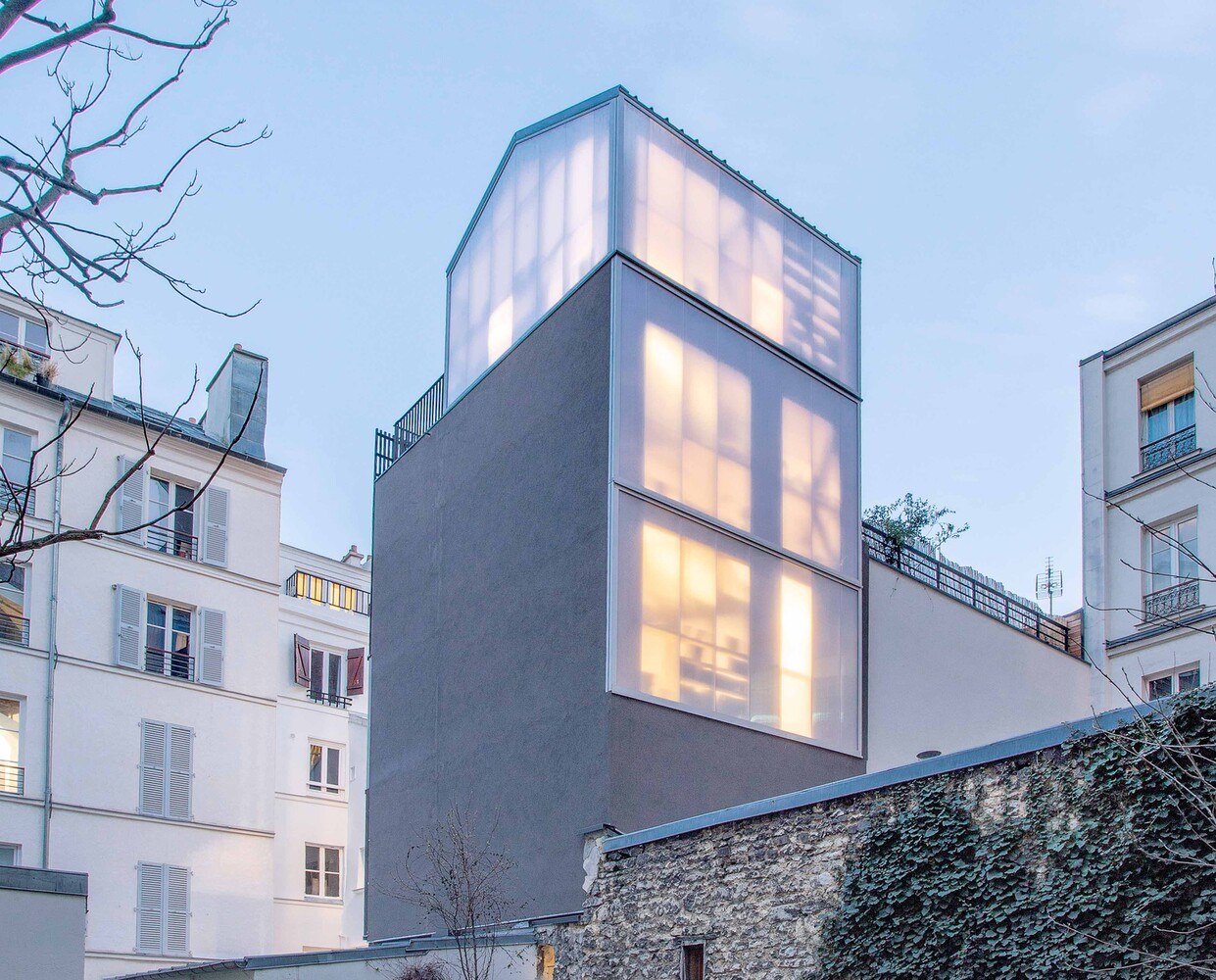 Sanierung im Bestand: Aufstockung eines Wohnhauses in Paris, JAVA Architecture.