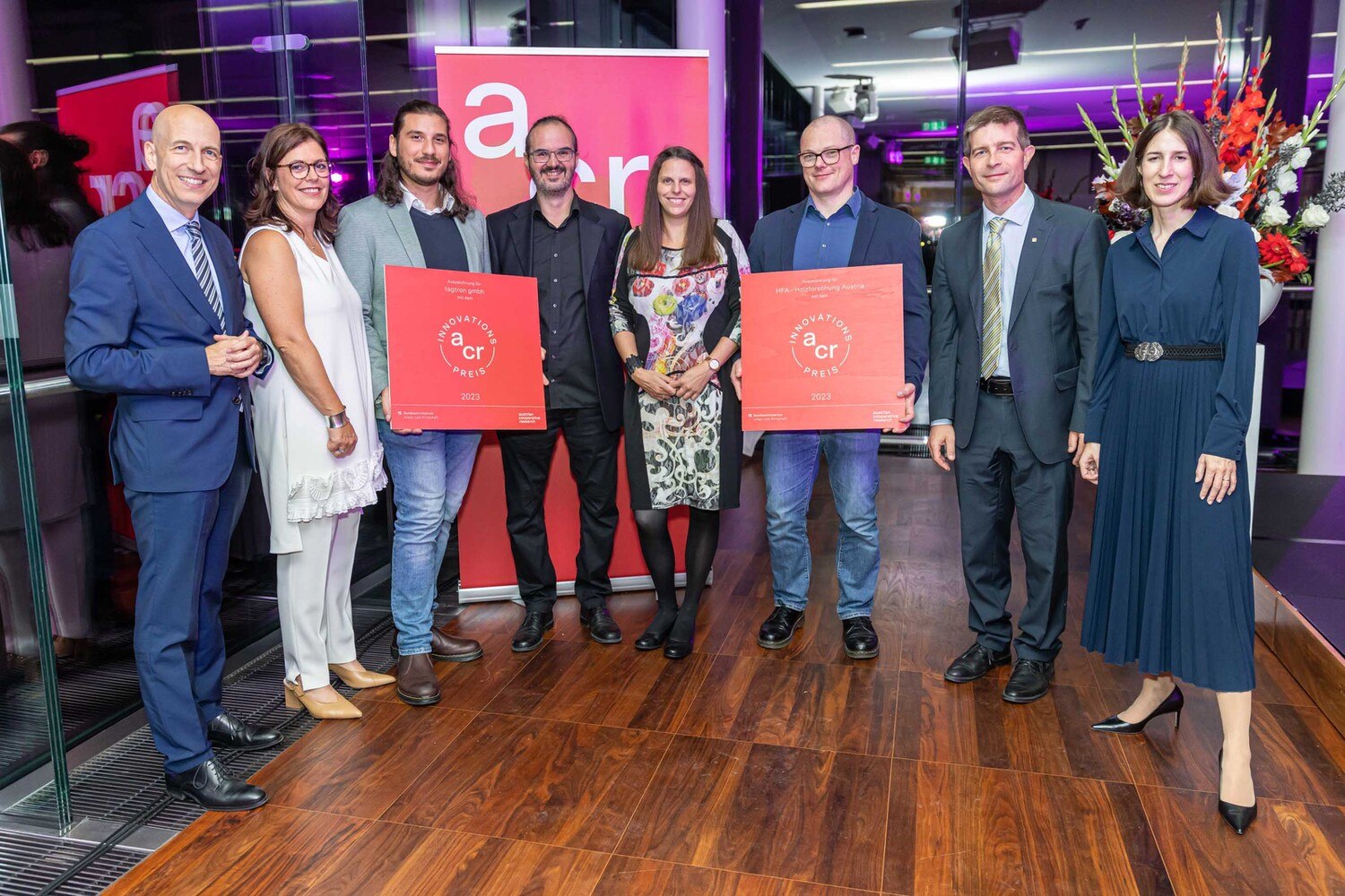 Preisverleihung im Rahmen der diesjährigen ACR-Enquete (v. l.): Bundesminister Martin Kocher, ACR-Präsidentin Iris Filzwieser, Shaher Meshraki LL.B. (tagtron gmbH), Michael Truskaller, Irene Spitaler, Boris Forsthuber, Gerhard Grüll, Amelie Gross (WKO).