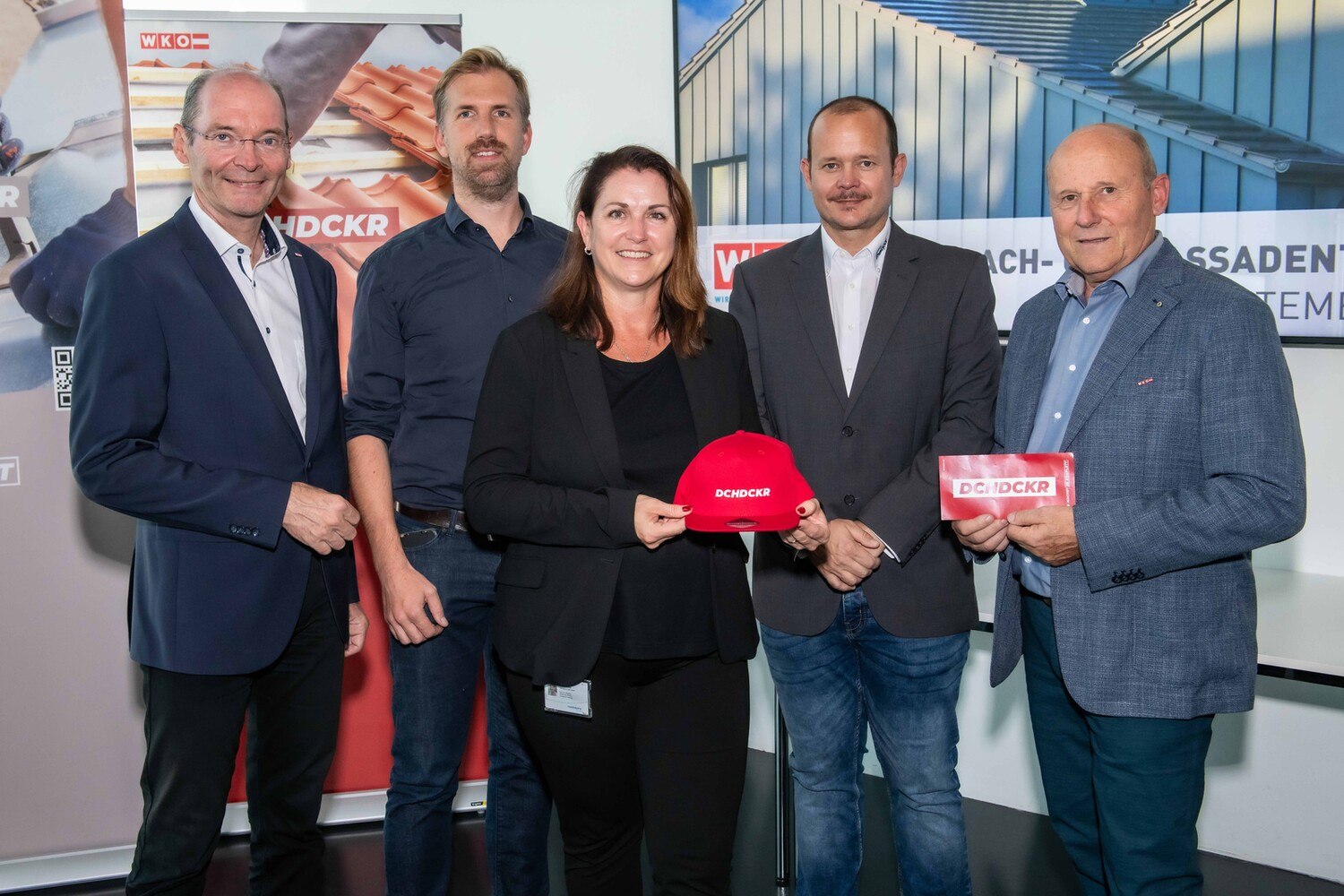 © WKOÖ
Veranstalter und Referent*innen (v. l.): Innungsgeschäftsführer Markus Hofer, Ing. Christian Hölzl, DI Ingrid Wolfsgruber, Ing. Günther Kothgassner und Landesinnungsmeister Othmar Berner.
Veranstalter und Referent*innen (v. l.): Innungsgeschäftsführer Markus Hofer, Ing. Christian Hölzl, DI Ingrid Wolfsgruber, Ing. Günther Kothgassner und Landesinnungsmeister Othmar Berner.