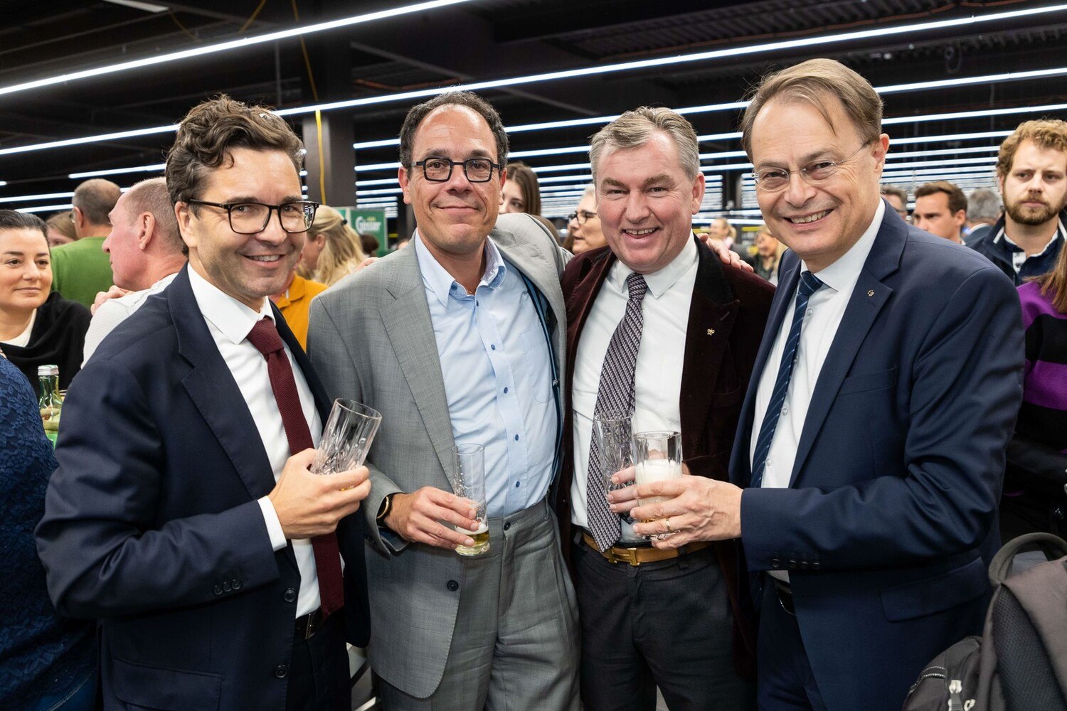 3)	Spar-Vorstand Markus Kaser, METRO Österreich CEO Xavier Plotitza, Toni Mörwald und Spar-Aufsichtsrat-Chef Gerhard Drexel (v.l.n.r.)