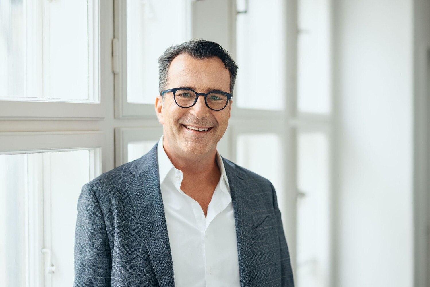 © Alva Personal
Oliver Elbling, der innovative Geist hinter Alva, präsentiert seine Vision. Er will qualifizierte Fachkräfte aus der Türkei in die heimische Tourismusbranche bringen.
Oliver Elbling