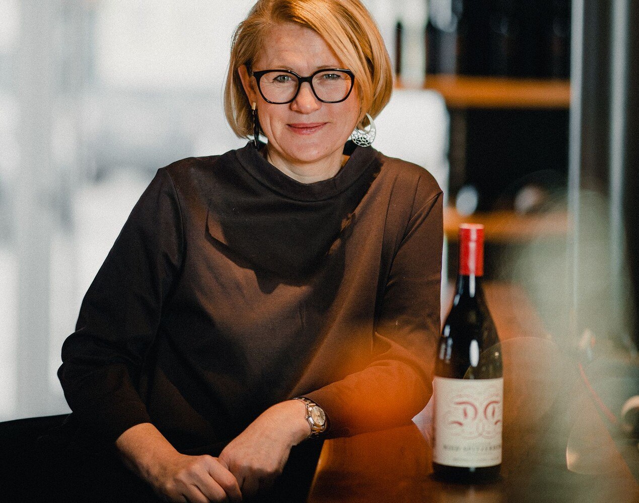 © cm Visuals
„Die Unternehmensführung von Frauen ist anders. Sie ist auf Augenhöhe und weniger hierarchisch. Es herrscht Teamspirit.“ Dorli Muhr (58), Weingut Dorli Muhr; Selfmade-Winzerin seit 2002.
Dorli Muhr