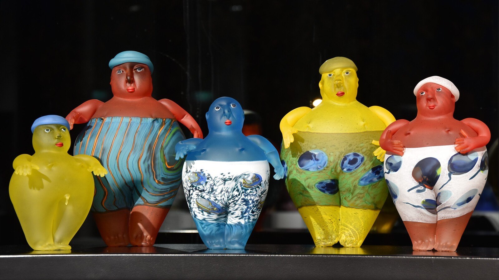 "La famiglia – die Familie" ist der Titel dieser insgesamt 20 Figuren umfassenden Installation von Giampaolo Amoruso.