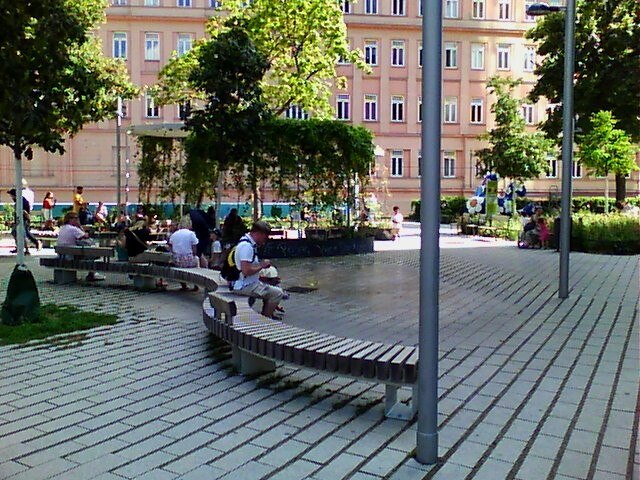Das Forschungsprojekt Tröpferlbad 2.0 entwickelte kühle Verweilmöglichkeiten im sommerlich-heißen Wien.