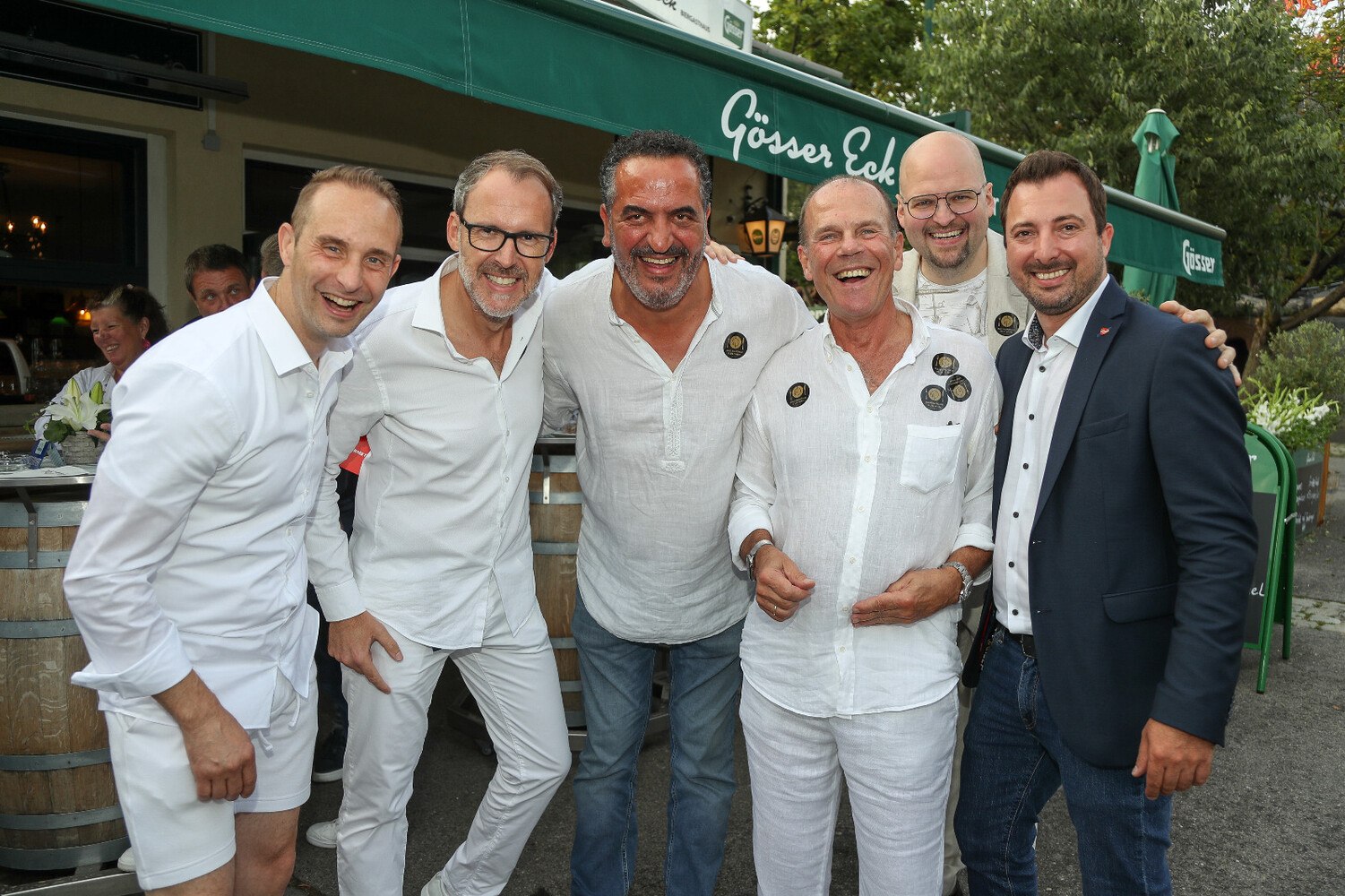 © Foto Weinwurm
Peter Dobcak, Mister Gastronomie, kam ebenfalls - selbstverständlich ganz in Weiß.
Fete Blanche