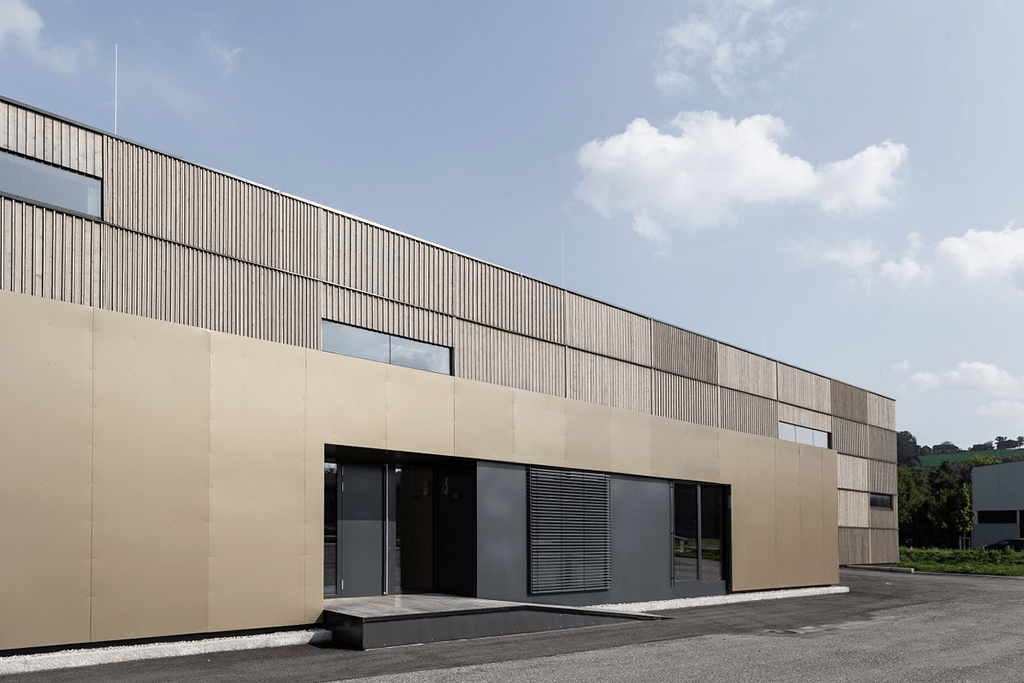 Swietelsky Gebäude mit Holzfassade