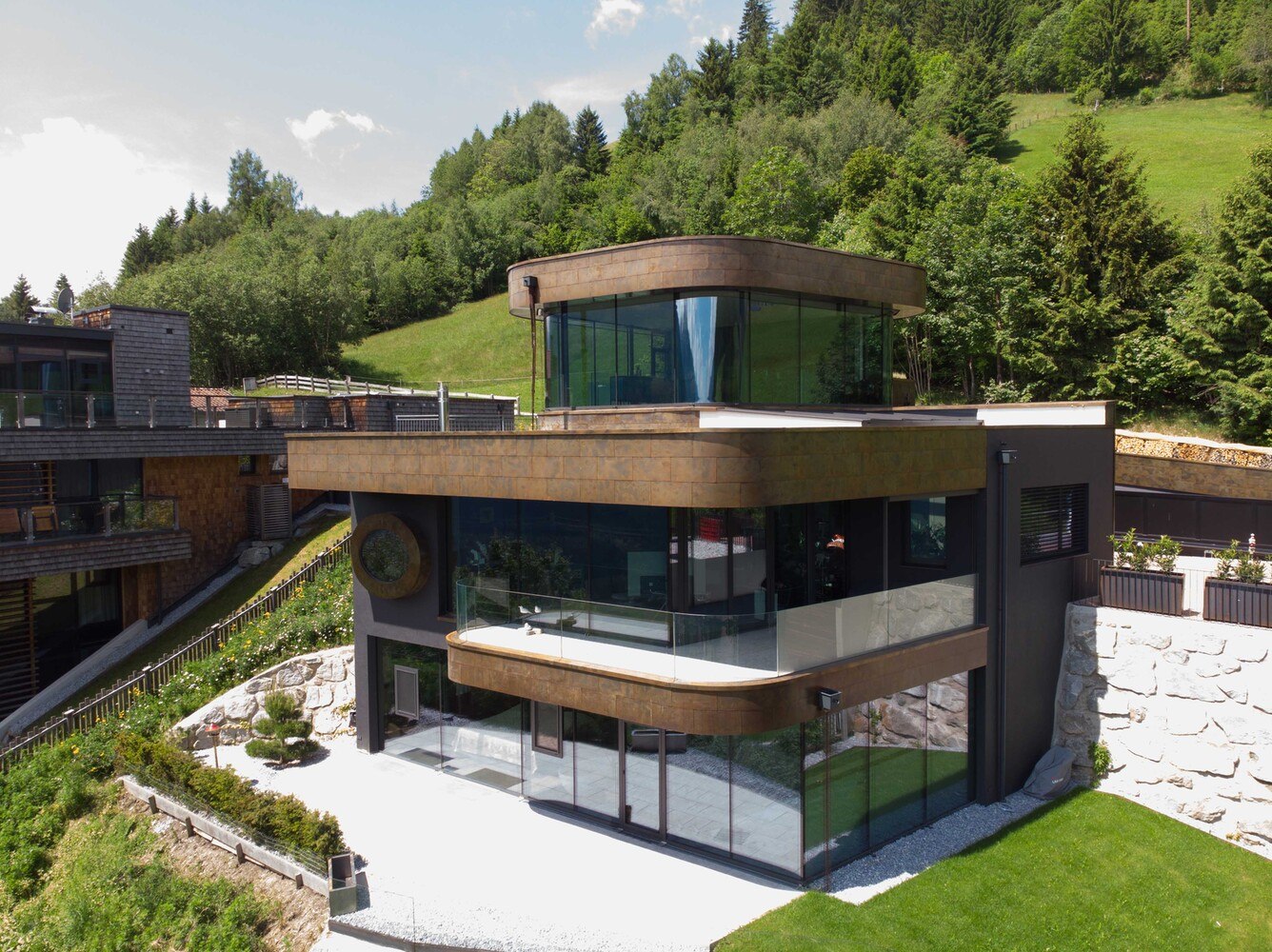 Ein rundum verglastes Wohnhaus in Salzburg ist das Siegerprojekt von Glas+Metall Weissofner.