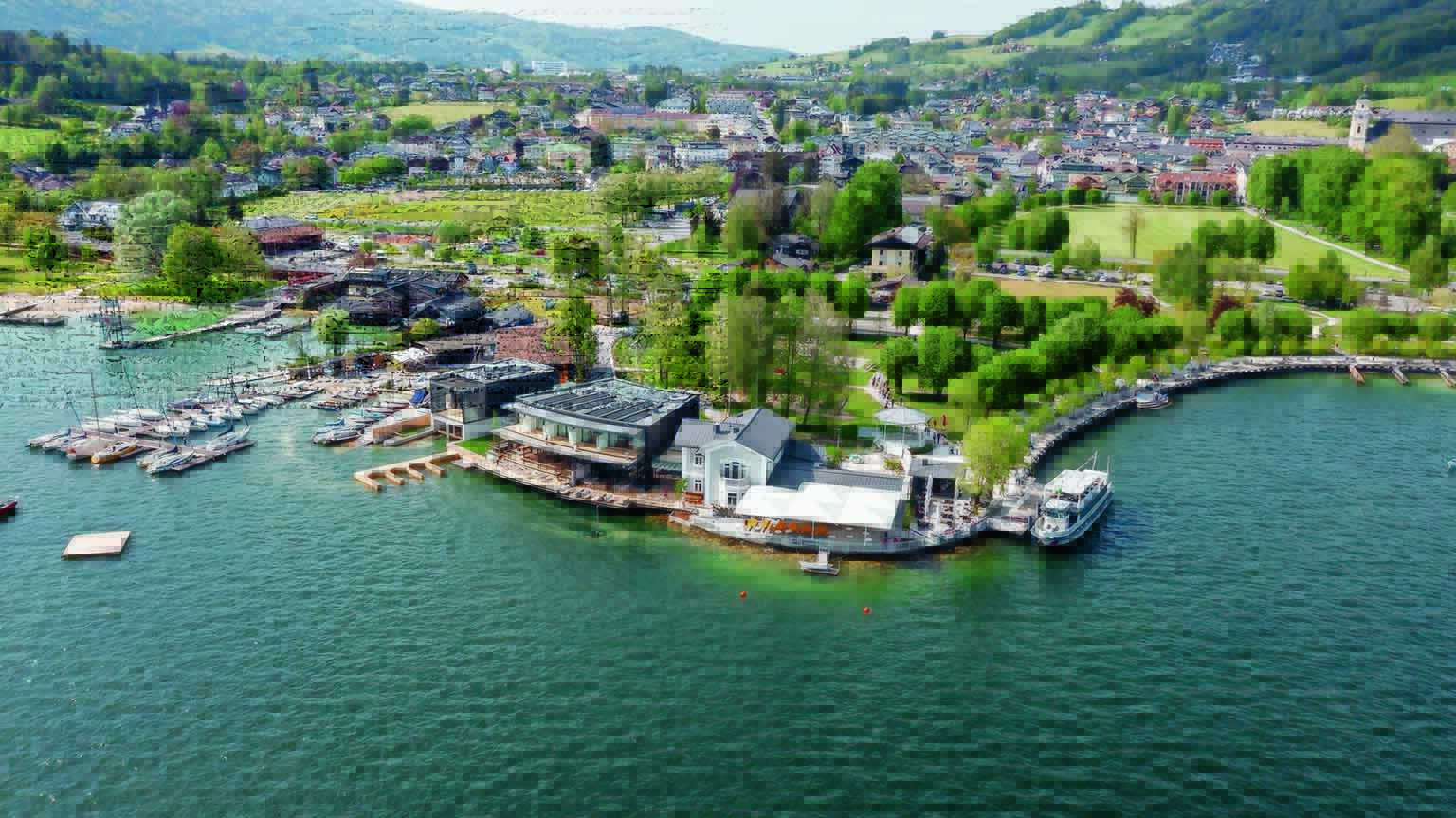 Das Apollo am Mondsee - Luftaufnahme