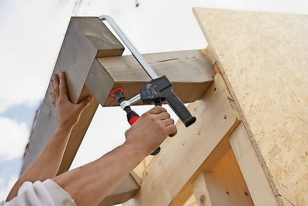 Einhandzwinge