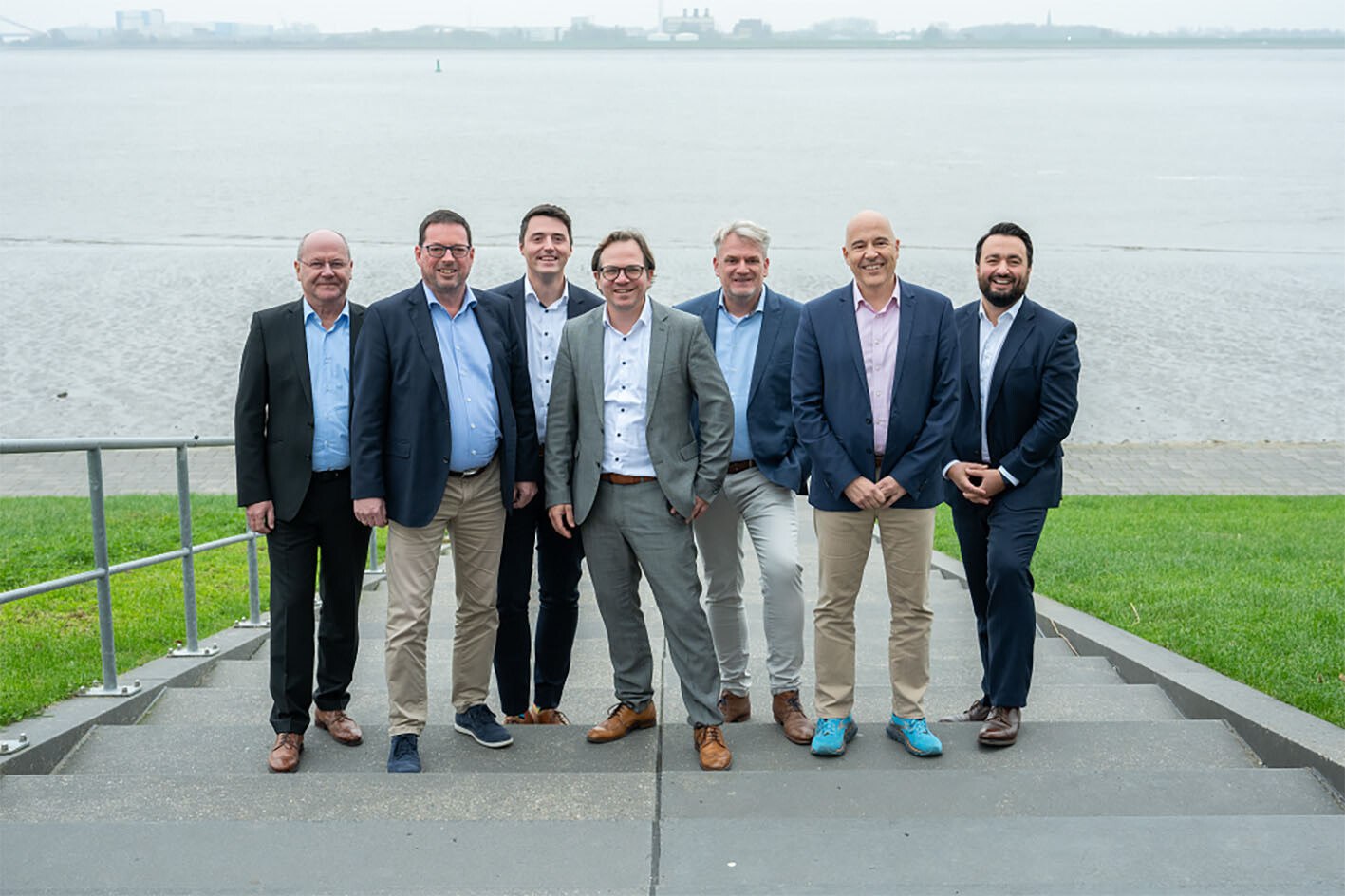 Neue Struktur bei Wienerberger Deutschland (v. l.): Burkhard Theuerkauf, Peter Horn, Florian Tiefenbacher, Reinhard Schwabe, Jörg Boldt, Harald Schwarzmayr und Florian Scherr.