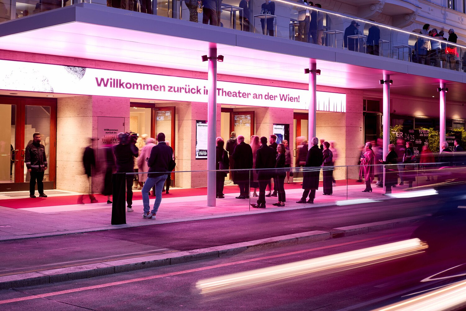 Eingangsbereich des Theater an der Wien und neue Besucherterrasse