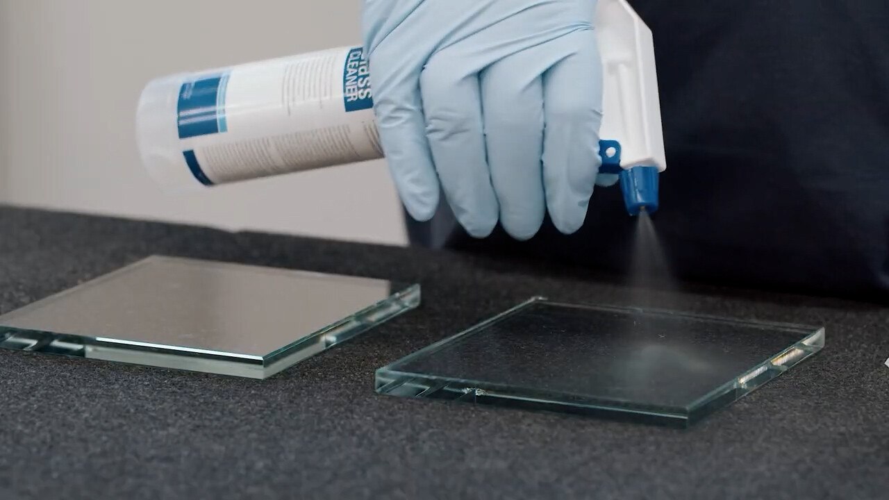 1. Schritt: Reinigen des Glases.