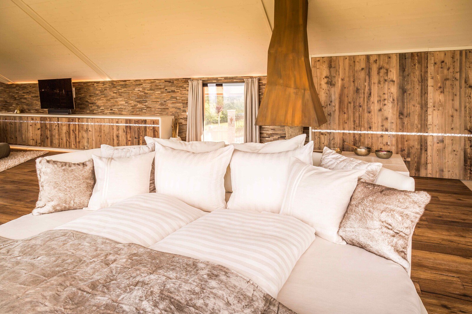 Bett im Loft