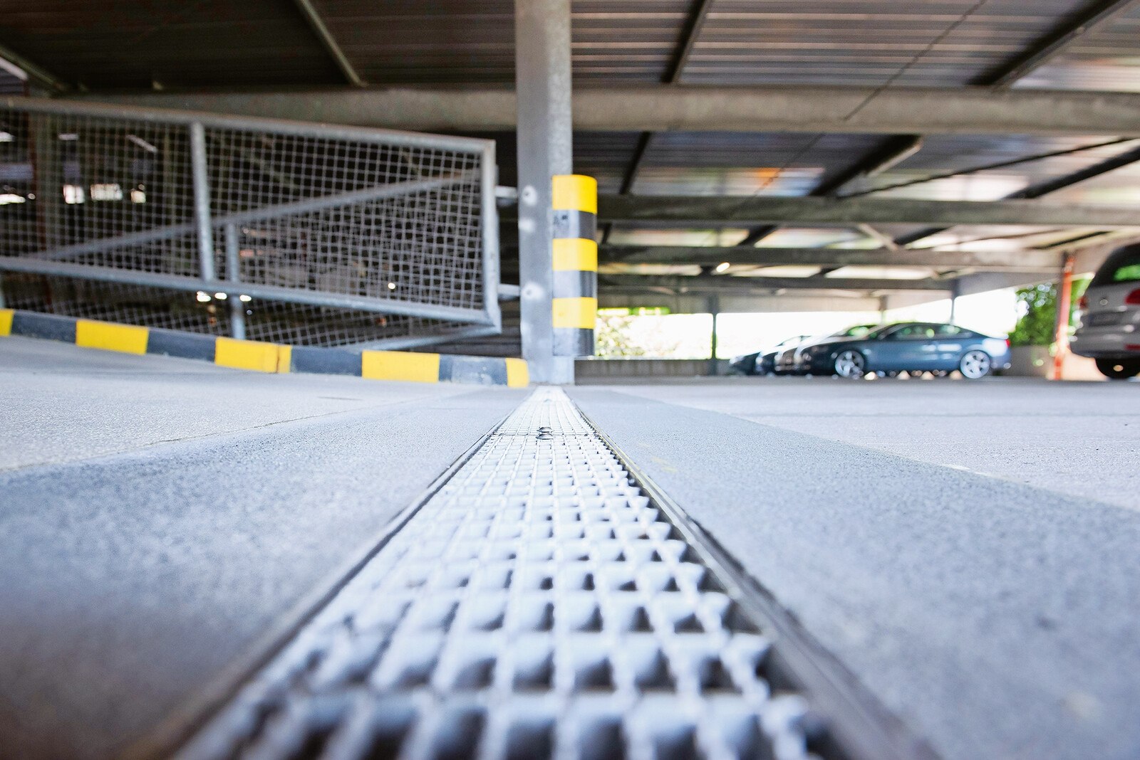 Aschl Ablauf in einem Parkhaus