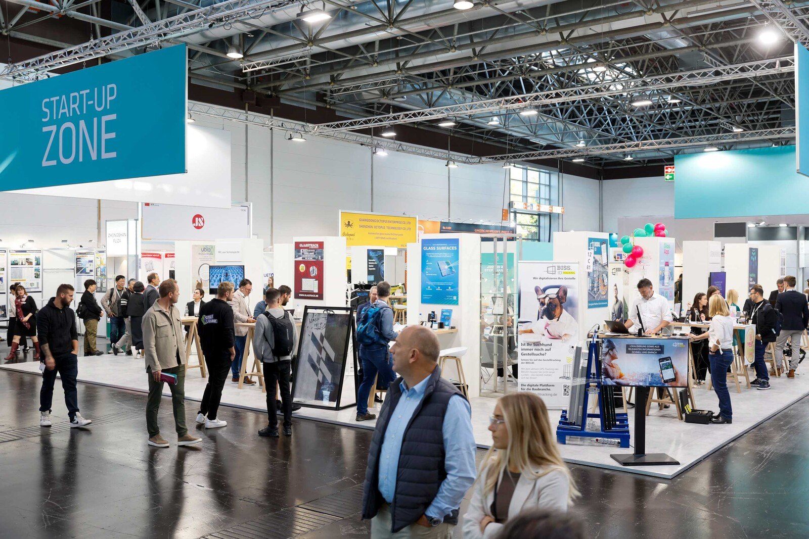 Die kreativen Jungunternehmer*innen präsentierten ihre Innovationen im Rahmen der Start-Up-Zone.