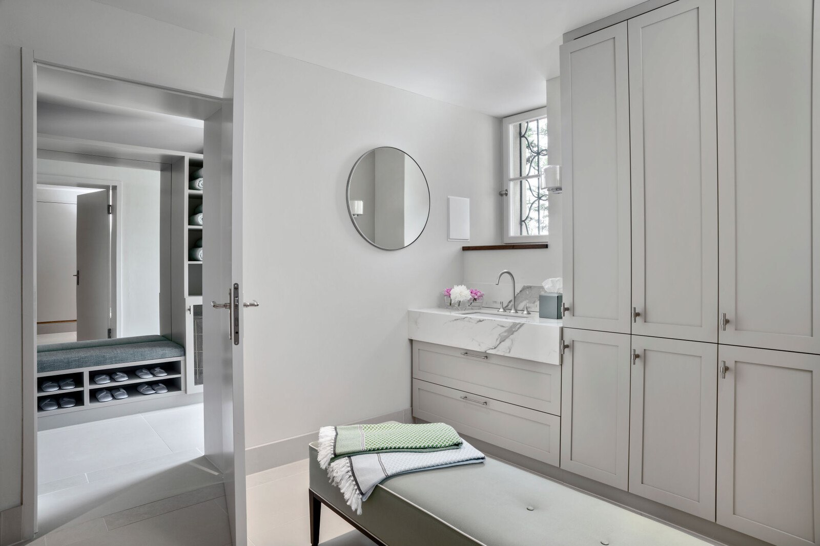 Geräumiges Badezimmer