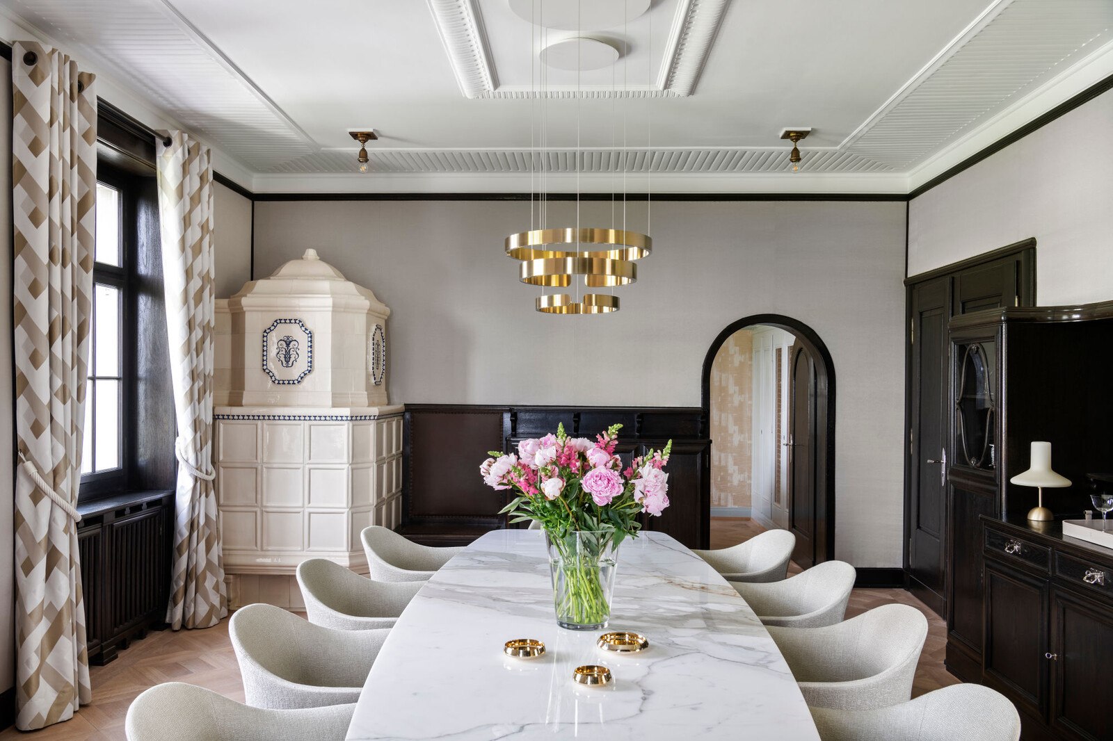 Fotografien der verschiedenen Räume der Villa