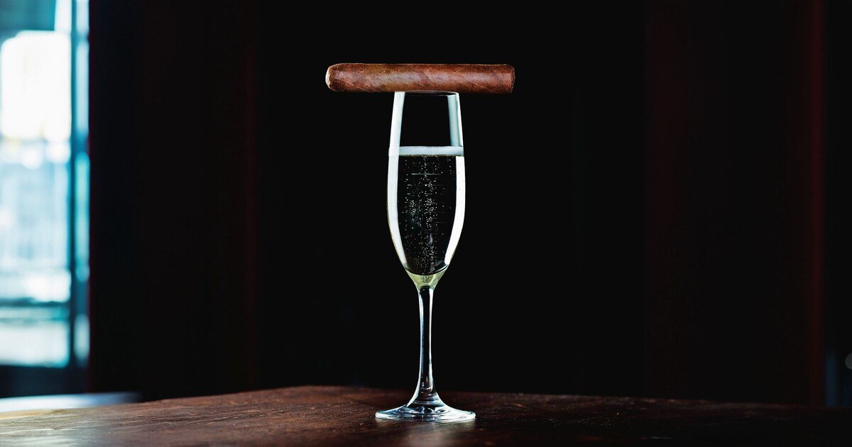 Schaum oder Traum? Zigarren und „Schampus“ | Trafikantenzeitung Schaum oder Traum? Zigarren und „Schampus“ | Trafikantenzeitung