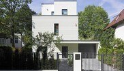 Die kreative Gestaltung der WDVS-Fassade unterstützt die Architektur.