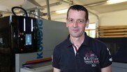 Reinhard Brunner war der erste Kunde in Österreich, der sich eine Kündig Perfect zugelegt hat – das neue Top-Modell des Schleifmaschinen­herstellers.