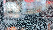Aufgrund der mit einem Glasbruch verbundenen Risiken wird der Einsatz von ESG und ESG-HST durch einschlägige Richtlinien eingeschränkt. Für den Einbau in größeren Höhen wird dabei eine Risikoanalyse vorausgesetzt.