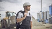 Für den Arbeitsalltag aufeinander abgestimmte Berufskleidung.