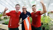 SkillsAustria-Präsident Josef Herk (Mitte) mit Christoph Schipflinger und Stefan Winder, Österreichs Beste bei der Euro 2023 in Polen.