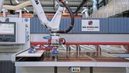 Bei den Plattenaufteilsägen lässt sich das Handling der zugeschnittenen Bauteile vollständig automatisieren. Bei Sondermaterial ist auch eine manuelle Bedienung möglich.