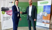 Die Übernahme der EPS-Produktion von Brucha durch Autrotherm ist erfolgreich abgeschlossen: Heimo Pascher, Geschäftsführung Austrotherm Gruppe (links) und Josef Brucha, Geschäftsführung und Eigentümer der Brucha Gesellschaft m.b.H.