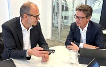 Robert Schedler (FCP) und Peter Krammer (Swietelsky) im Gespräch